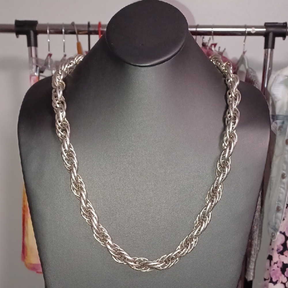#773 Chunky Silvertone Chain Necklace